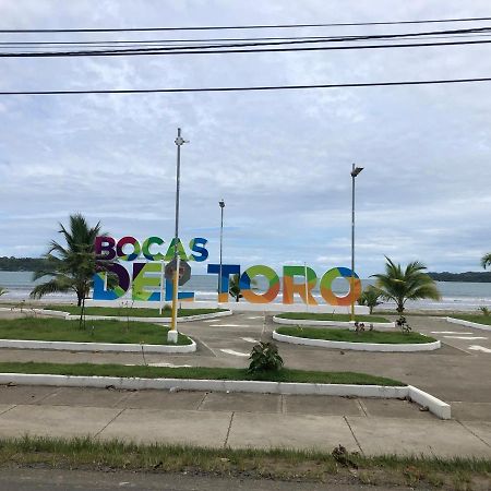 Reff Hotel Bocas Town Bagian luar foto