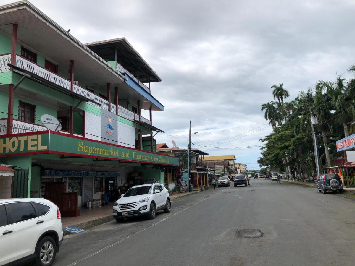 Reff Hotel Bocas Town Bagian luar foto