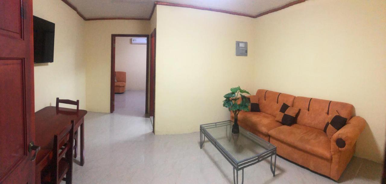Reff Hotel Bocas Town Bagian luar foto