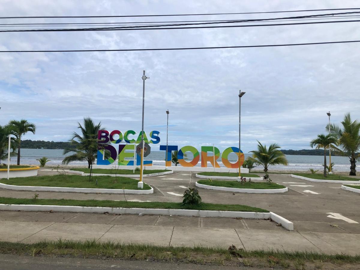 Reff Hotel Bocas Town Bagian luar foto
